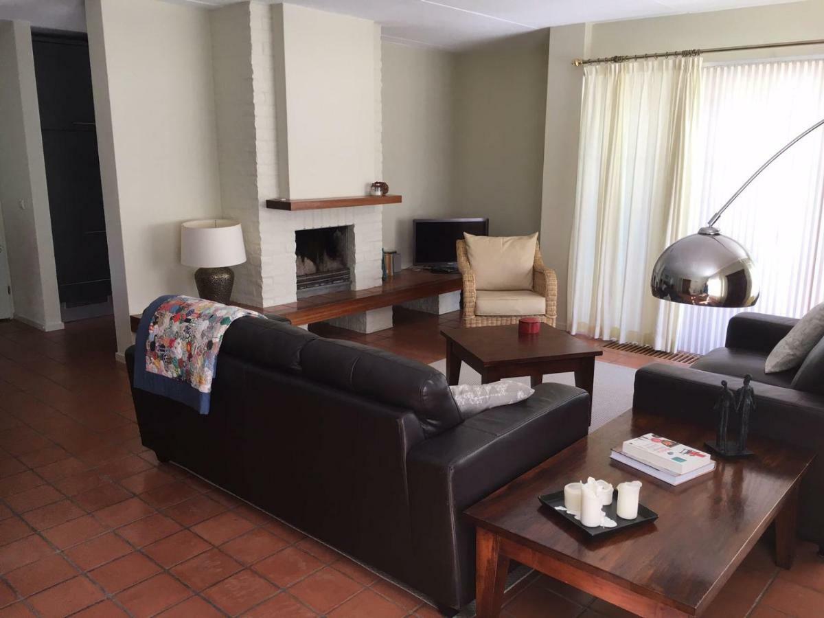 Lonestar Appartement Бур Хамстед Екстериор снимка