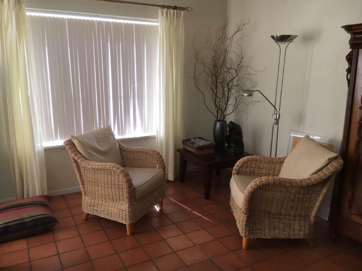Lonestar Appartement Бур Хамстед Екстериор снимка